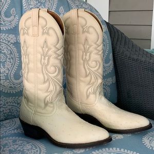 Men’s 7.5 Laredo Boots/Women’s 9 Worn Once!